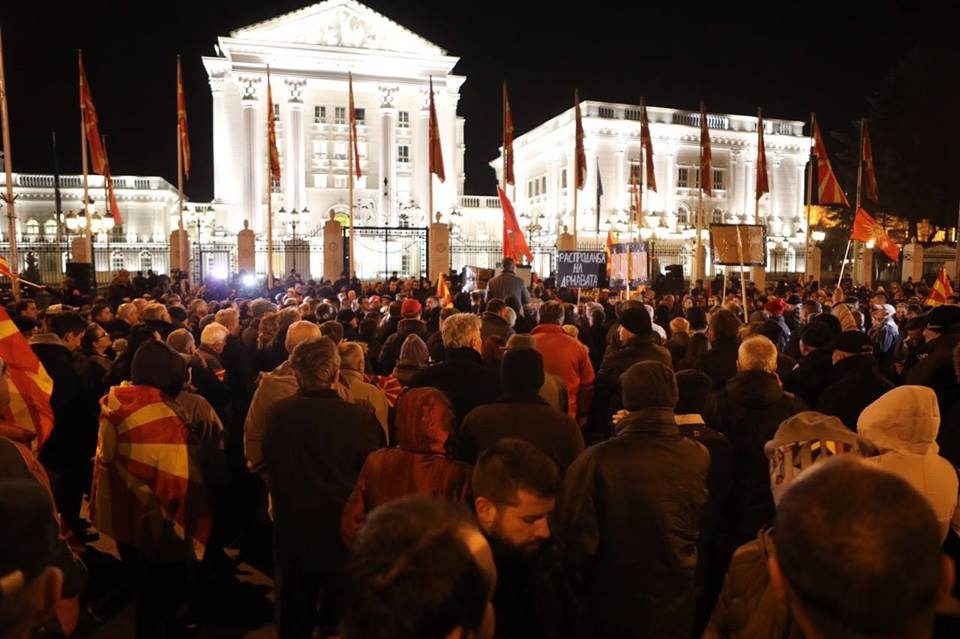 Николоски: Утре пред Влада да го изразиме револтот против сите неправди
