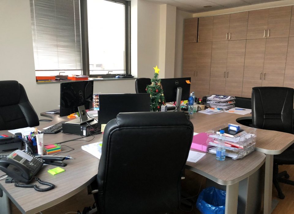 Скопјанец синоќа нападнат од свој колега на работно место