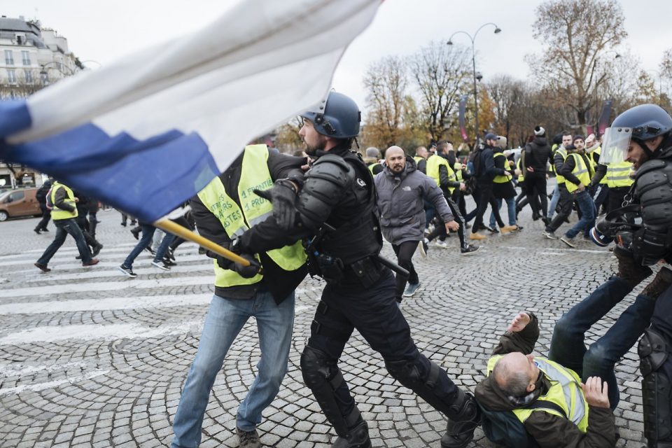 Ќе биде жестоко: Париз се подготвува за нови протести!