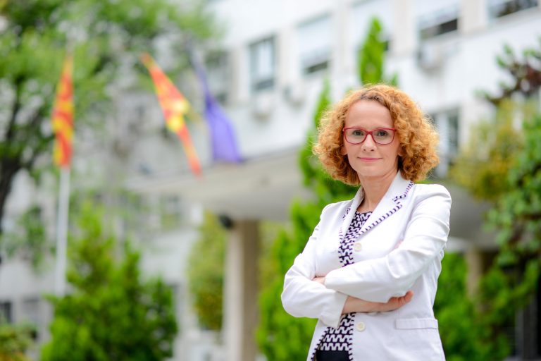 Шекеринска: Жалам што не е дојдено време за жена-претседател