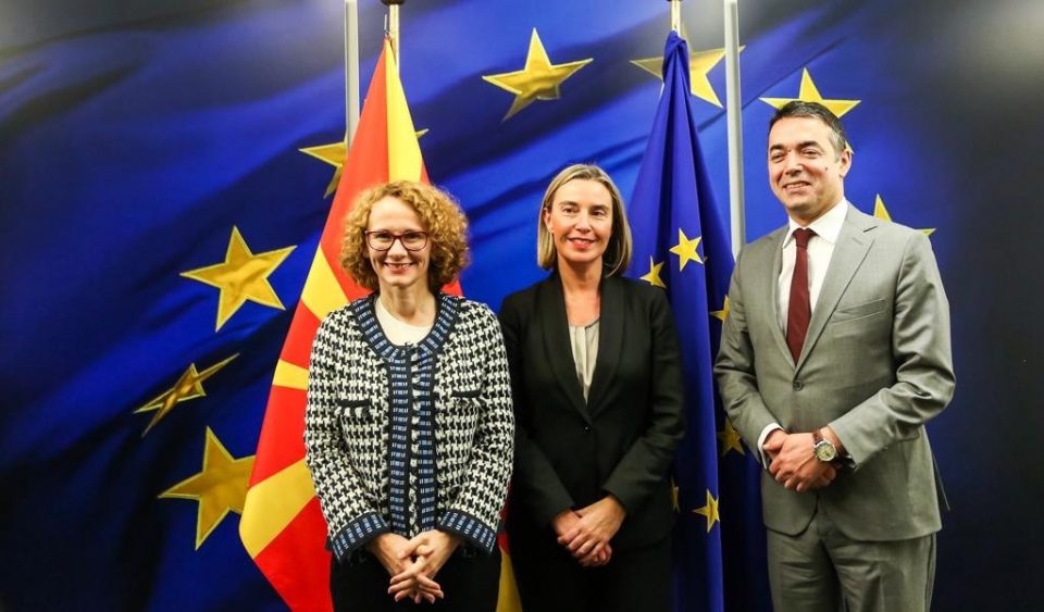 Шекеринска и Димитров во Брисел на средби со Могерини и Хан