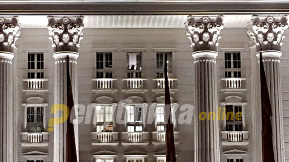 Пандов: „Че си лежите“ и ДУИ братски сркаат чорбички за пееевче во Влада