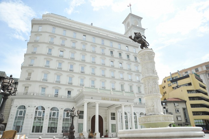 Мицкоски: Судија поротник кој треба да оди во пензија со сила го држат за да го осудат ВМРО во случајот „Талир“