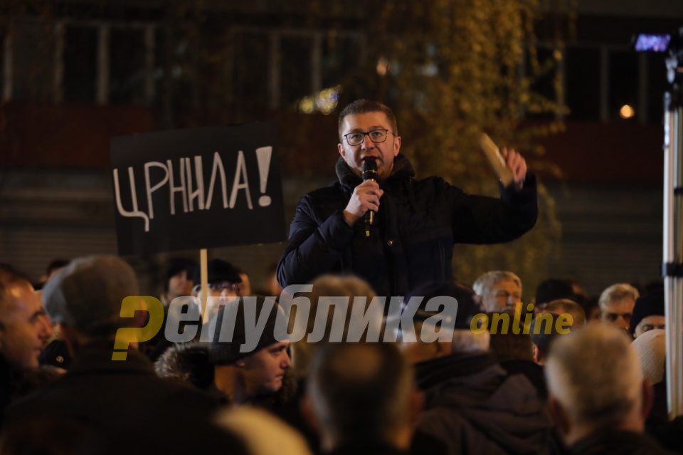 Мицкоски: Не е важно зошто ВМРО-ДПМНЕ не се откажало од Груевски, важно е како Македонија да оди напред