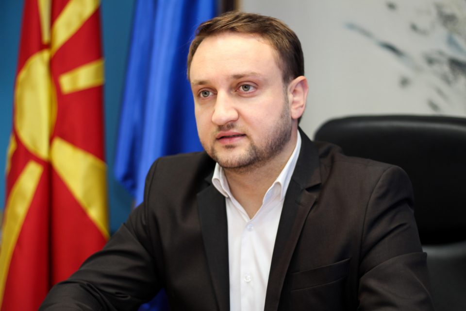 Кирацовски бил „пали-жари“: Ниту едно вработување не поминува без негово одобрување