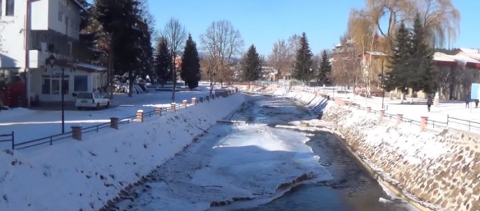 Замрзна реката Брегалница во Делчево и Берово