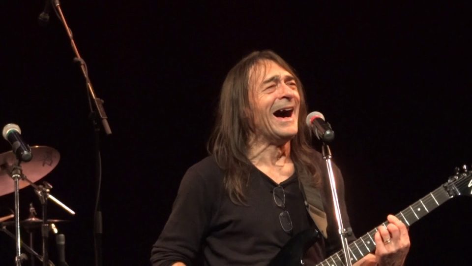 Како ќе му забранат на Дадо Топиќ да пее „Makedonija, tamo gdje vјečno sunce sja…“?