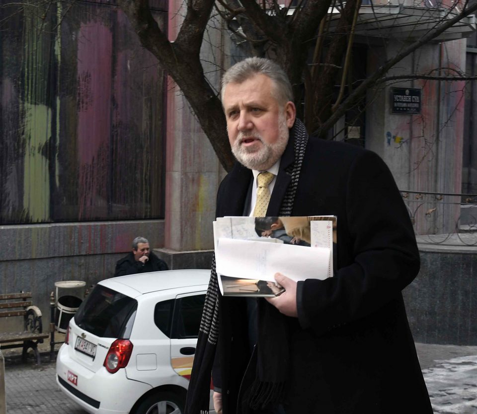 Кекеноски: Законот за употреба на јазиците усвоен без потребниот број на пратеници