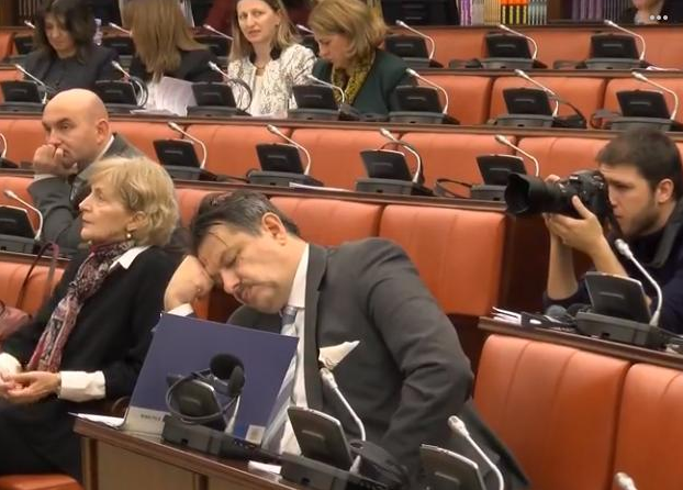 Не може сам: Макрадули ги повика граѓаните да му помогнат во борбата со загадувањето