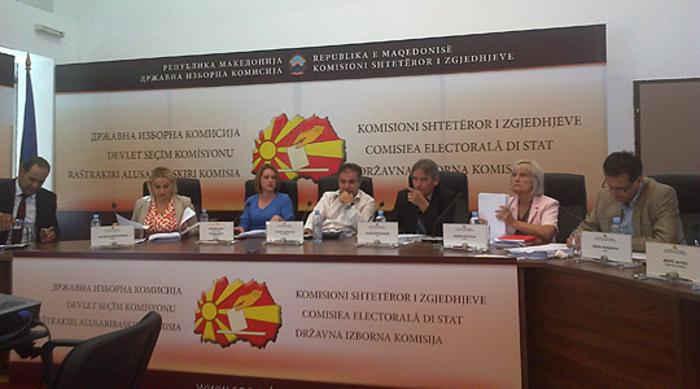 Деркоски ги потсетува надлежните да не заборават да ги одложат изборите