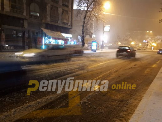 УХМР: Од вечерва снег, за викендов температури до минус 14 степени