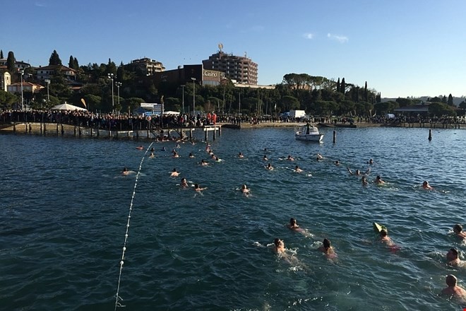 Словенци „се трезнеа“ в море по Нова година