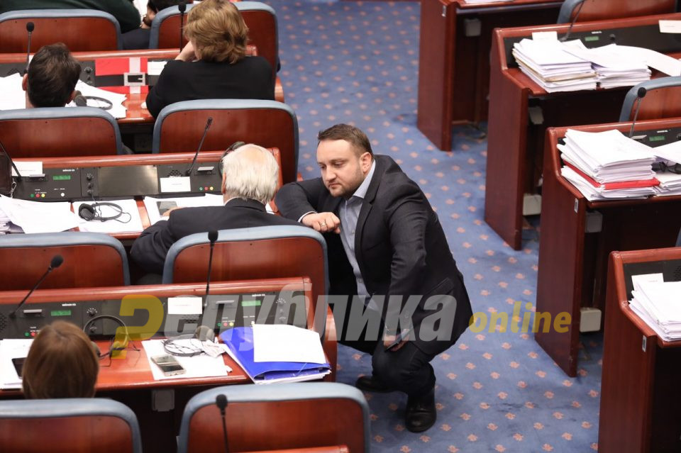 Кирацовски за дедото вработен во ЕЛЕМ: Не е некоја солидна работа со која може човек да се пофали