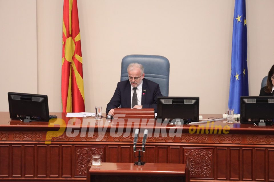 Бујар Османи: Џафери го потпиша Законот за јазици