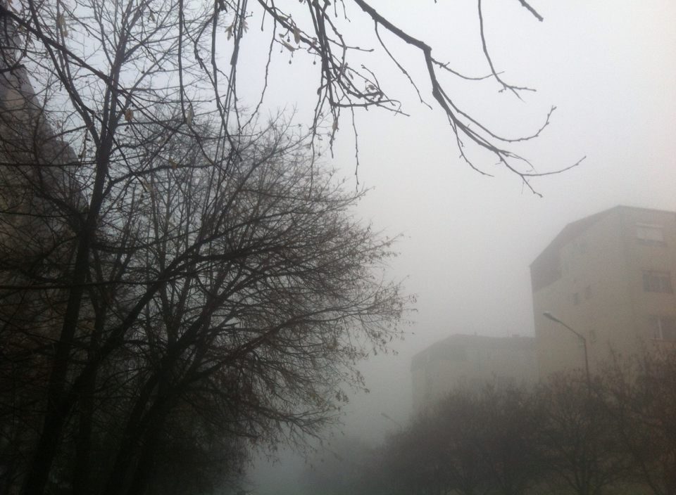 Битола се гуши, Општината вели: Правилно користете ги печките за дрва