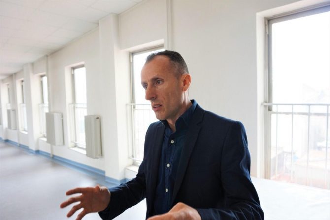 Херојот Седат: Го молам министерот Филипче да ми помогне да ја најдам жената што ја спасував