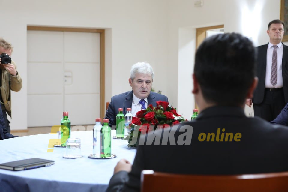 Заев и Ахмети не се договорија за заеднички кандидат