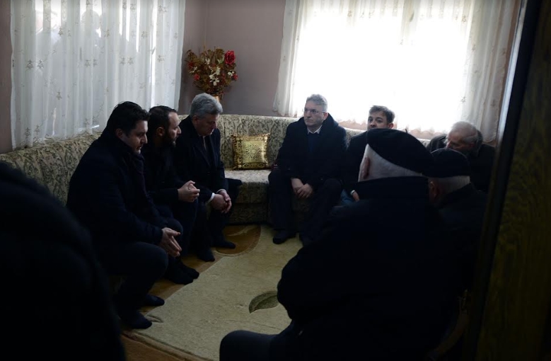 Претседателот Иванов во посета на семејства на загинатите во автобуската несреќа