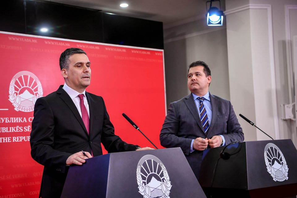 Бошњаковски: Законот за знамињата важи за сите