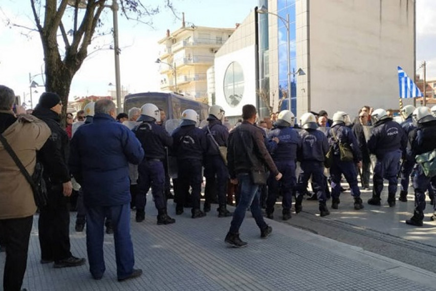 Протести во Грција против преспанскиот договор, има повредени