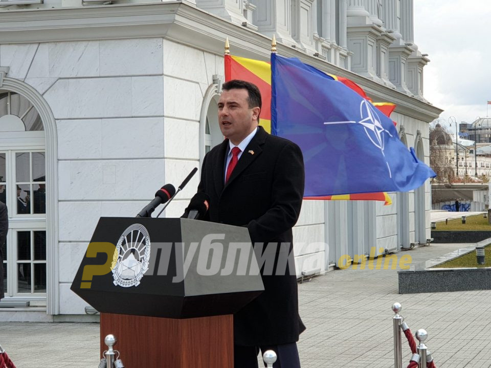 Заев: Успеавме од споредниот балкански колосек да се вратиме на главниот автопат кон Европа