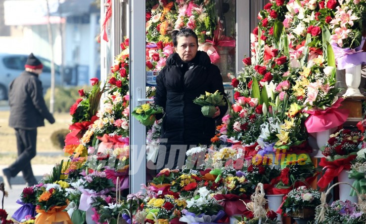 Со фалсификувани пари купувал цвеќиња во прилепска цвеќарница