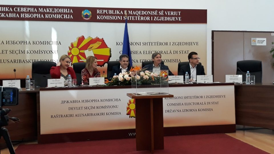 ДИК: Гласачките места се навреме отворени