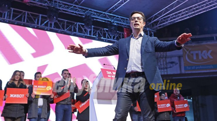 Пендаровски призна дека не е консензуален, туку кандидат за спас на кариерата на Заев