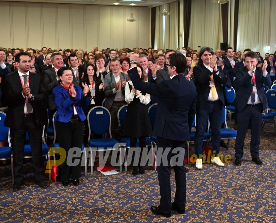 Зеколи: Дел од Бихаќка е против Стево и се надева на колапс