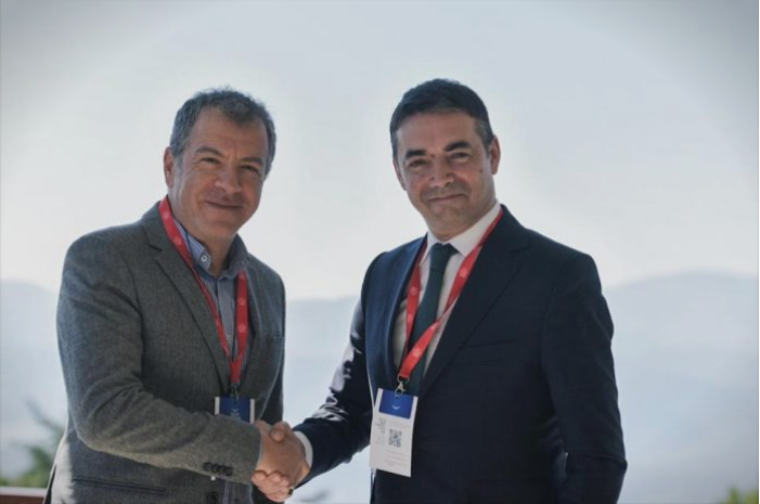 Димитров го уверил Теодоракис дека учебниците ќе се сменат во согласност со Преспанскиот договор