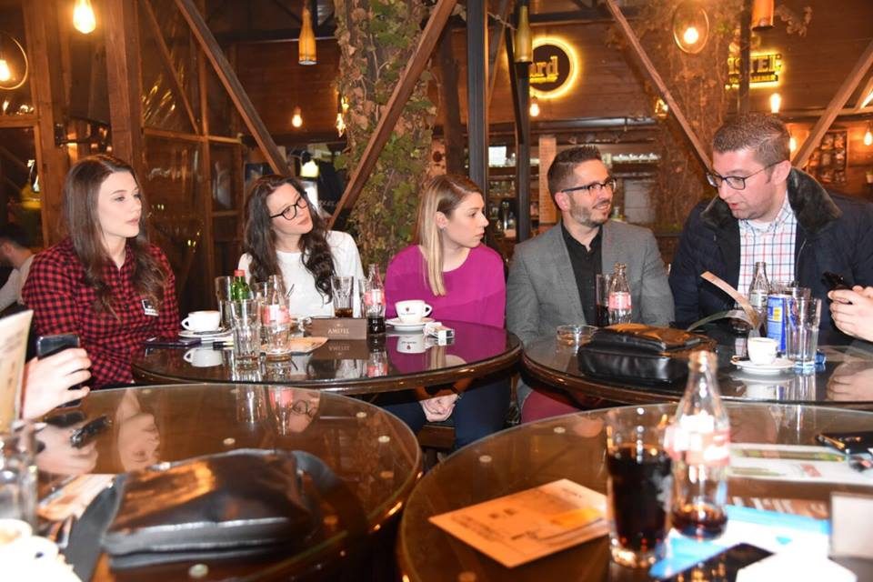 Мицкоски на средба со младите во Куманово: Никогаш не било полошо, никогаш не било по безнадежно