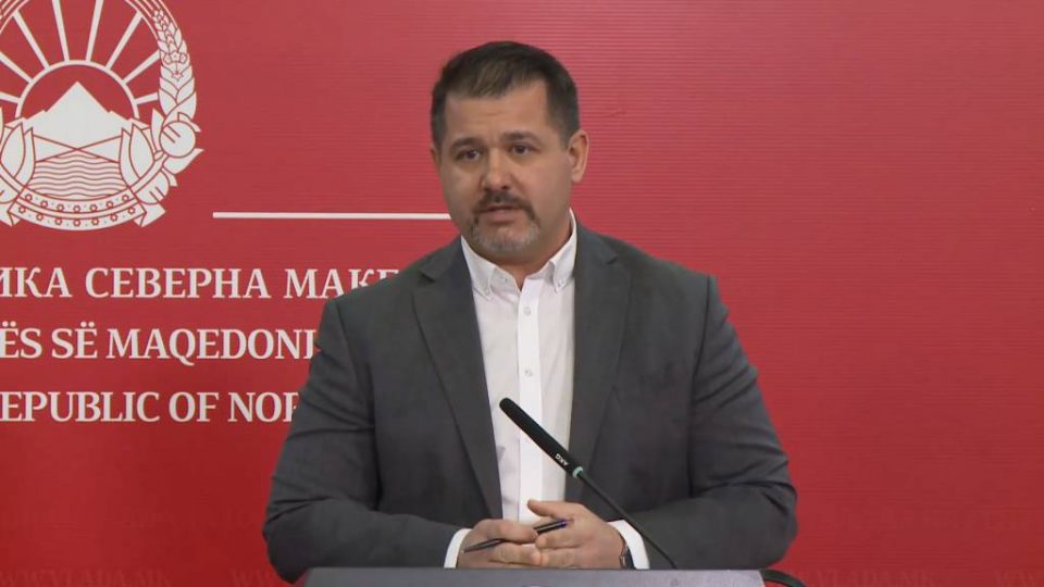 Бошњаковски ги разбранува духовите: Кој е тој „друг јазик“ во Грција!?