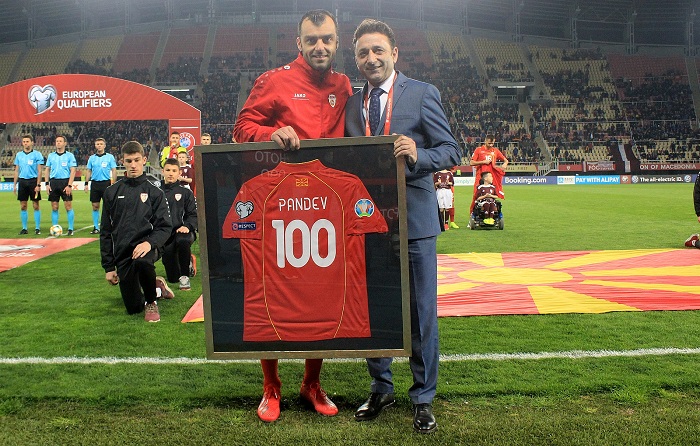 Горан Пандев „мистер 100“