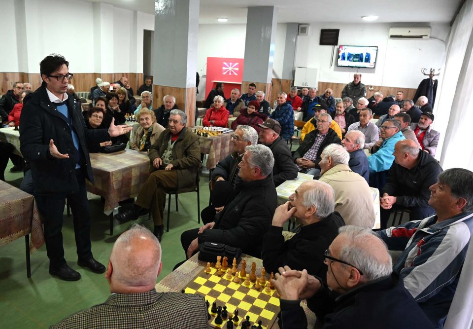 Пендаровски: Јас нудам НАТО и ЕУ, другата страна го оспорува преспанскиот договор