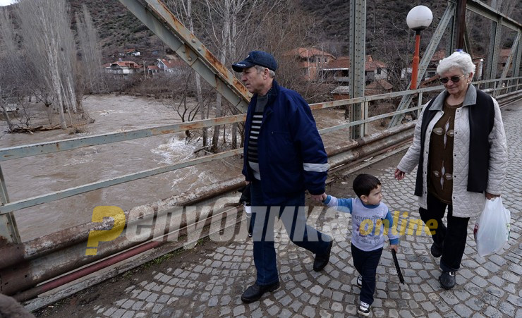 Облачно со повремени локални врнежи од дожд