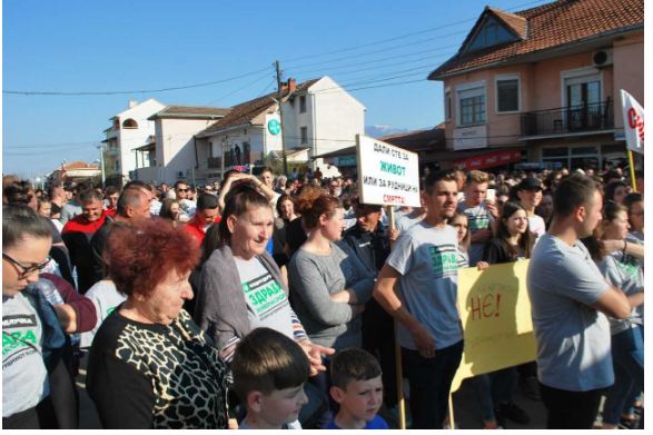 Жителите на Штука и Иловица се кренаа на протест против отварање рудник