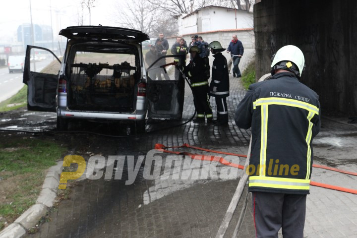 Возило во движење се запали утринава кај „Рамстор мол“