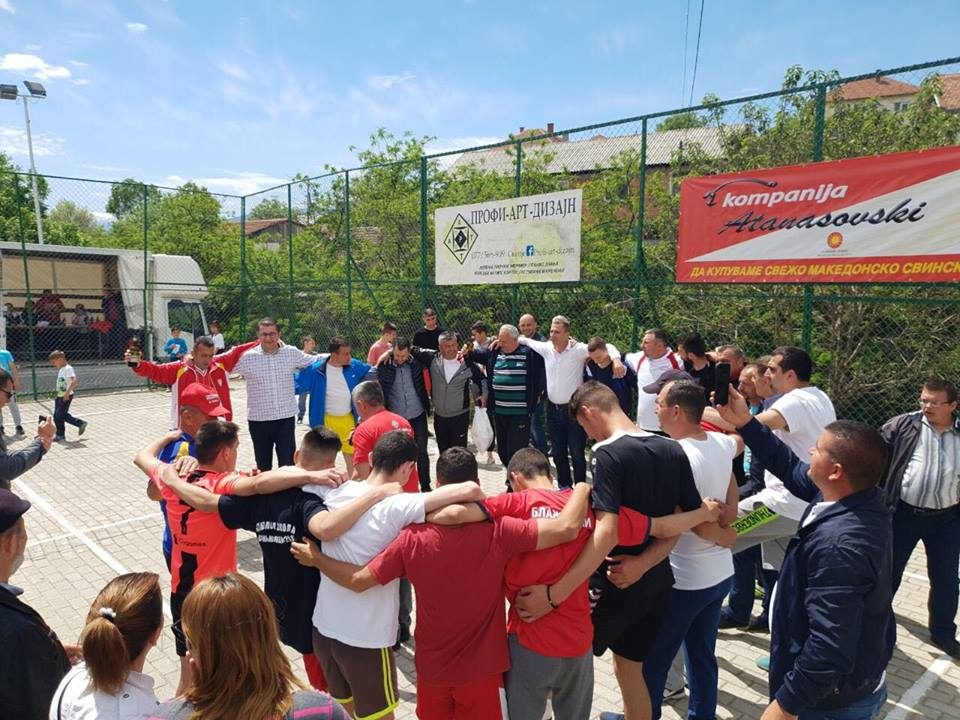 Мицкоски на народна прослава во Црешево заигра со мештаните