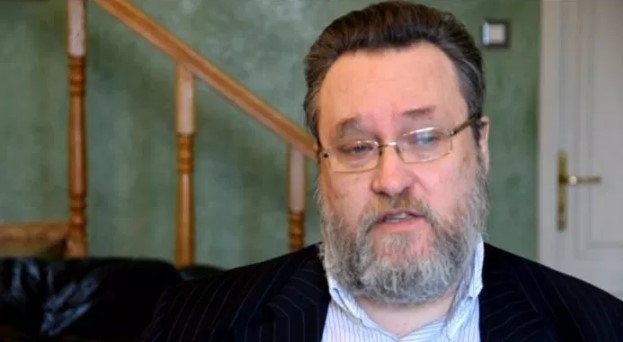 Професорот по меѓународно право Игор Јанев јавно побара поддршка за својата колешка Сиљановска