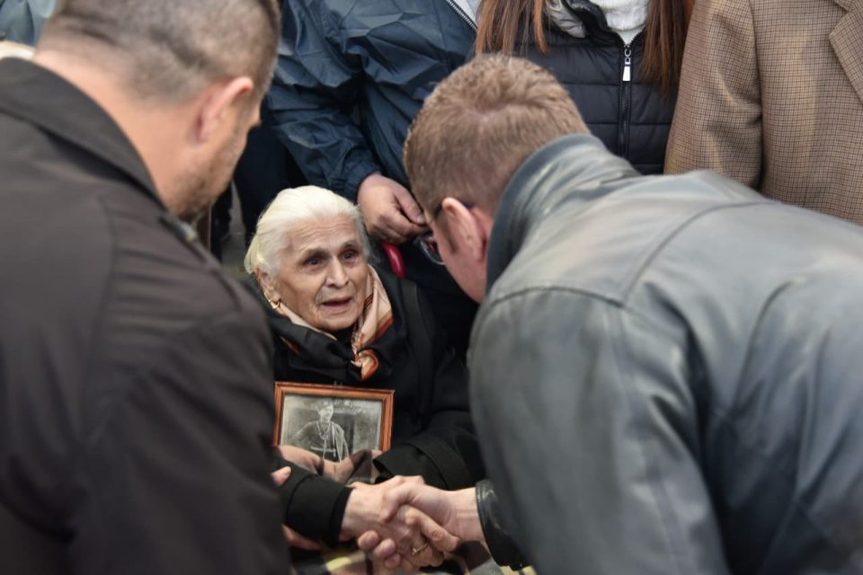 Мицкоски на митинг со најстарата беровчанка, ќерка на малешевски комита