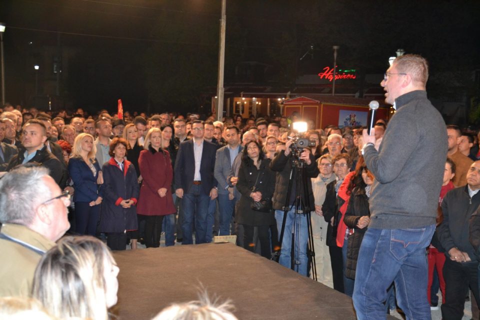 Неправда е да не се интонира македонската химна, и притоа да се лаже сопствениот народ, рече Мицкоски во Струмица