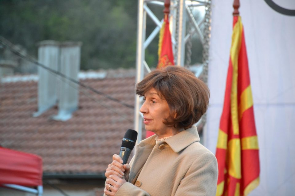 Оваа власт е целосно политички импотентна