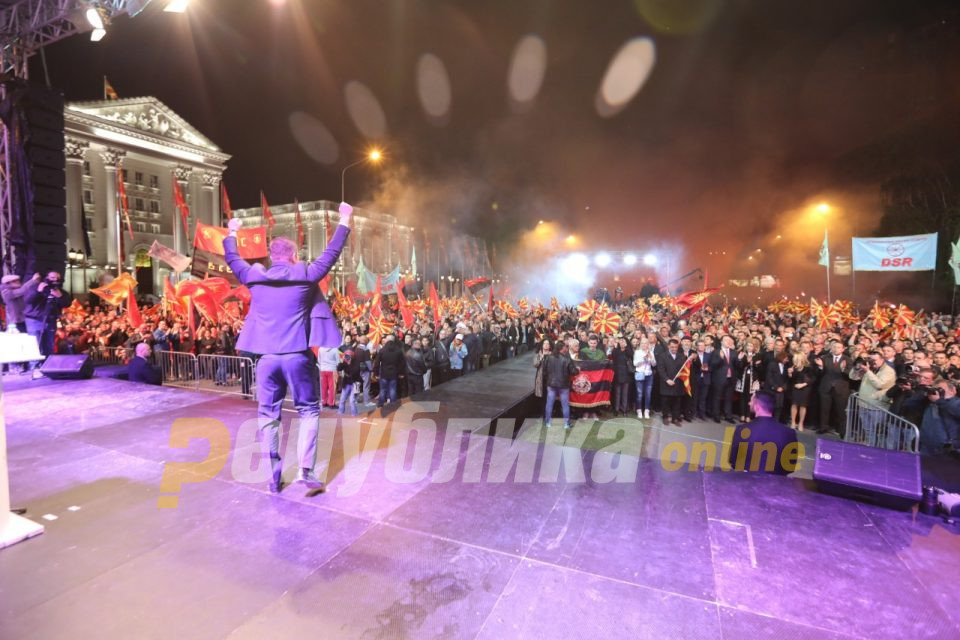 Анкета на „Макфакс“: ВМРО-ДПМНЕ со Христијан Мицкоски за една година ќе дојде на власт