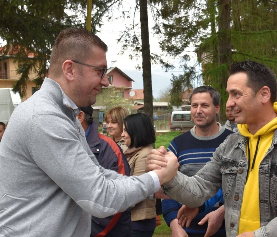 Ја стискам чесната рака на земјоделците и ви велам: Во мене имате пријател!