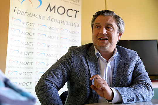 МОСТ: Во Студеничани лице одбило да отклучи гласачко место