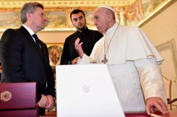 Папата Франциско ќе биде последниот лидер со кој ќе се сретне претседателот Иванов