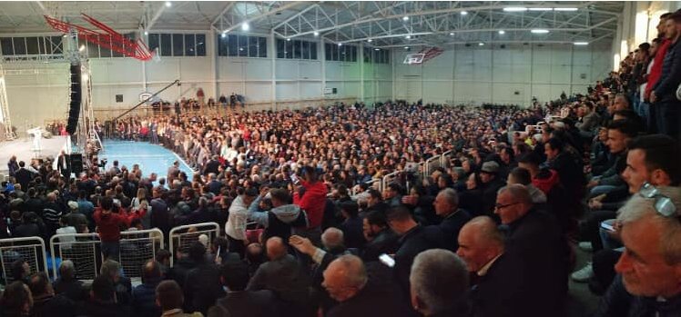 ДУИ има од што да стравува: Погледнете ја посетеноста на митингот на Блерим Река во Тетово