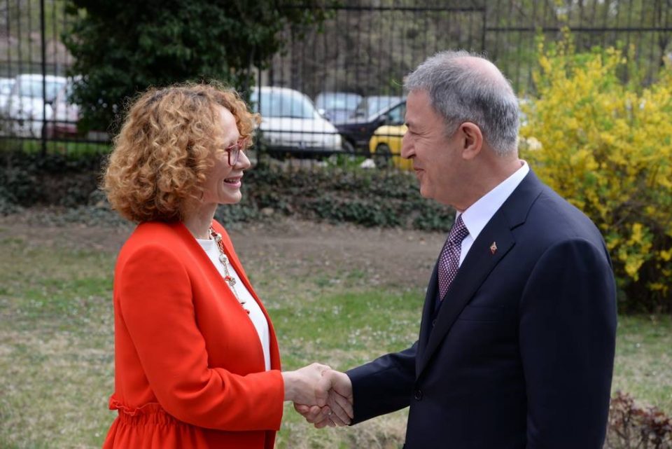 Шекеринска: Ако не го прифатиме барањето за Фето, Турција ќе ја забави ратификацијата за членство во НАТО