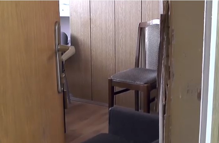 Упад во штабот на ВМРО-ДПМНЕ Кавадарци, украдена партиска документација