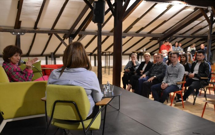 Не ги потценувам причините за апстиненција, но јас верувам дека ќе постигнеме цензус